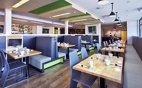 Holiday Inn Express Winnipeg Airport - Polo Park By Ihg